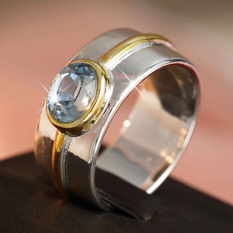Women's Retro Two-Tone Wide-Edge Ring with Blue Synthetic Zirconia